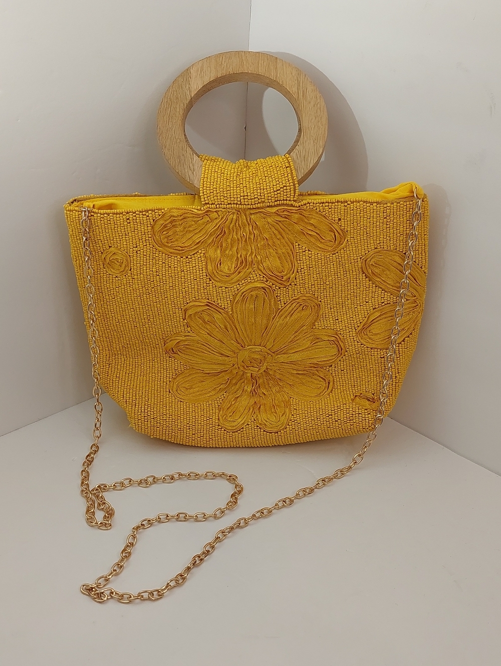 Lulu's Stay Chic Yellow Beaded Wooden Circle Handle Bag - Picture 4 of 14